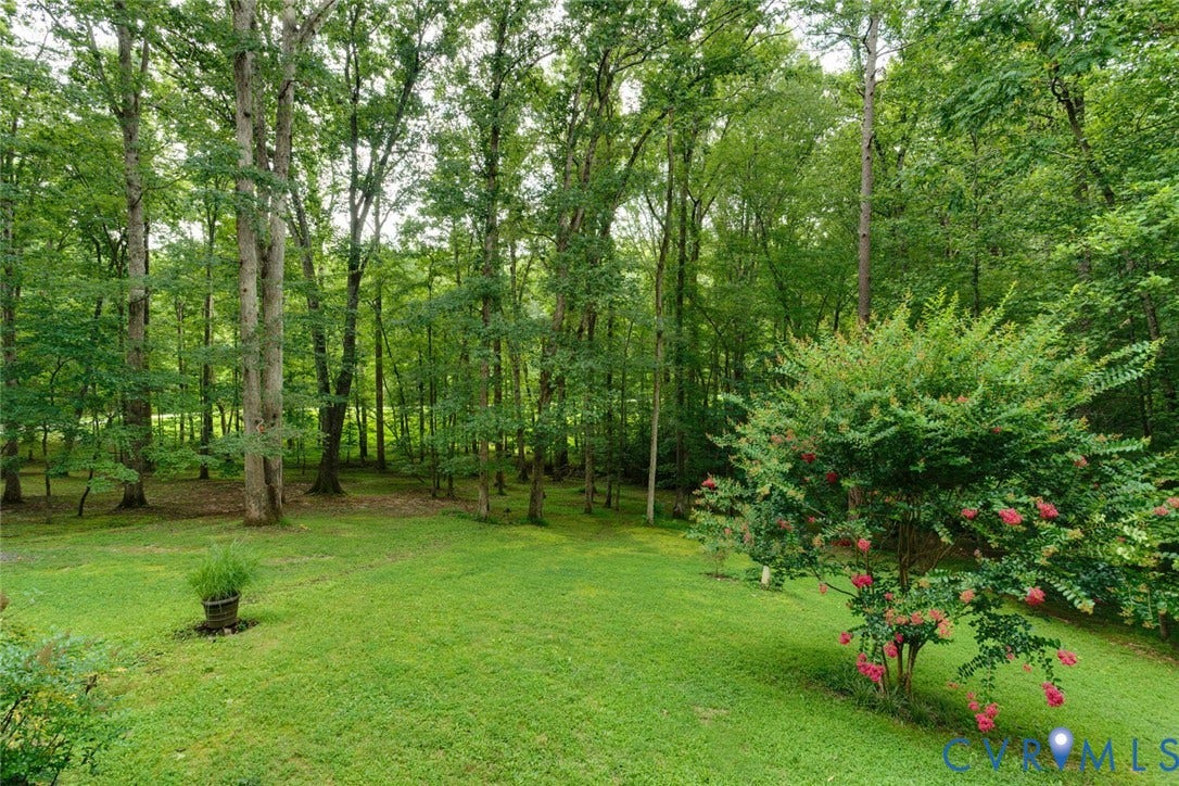 1474 Timber Ridge, Maidens, VA 23102 Expansive green lawn surrounded by mature trees
