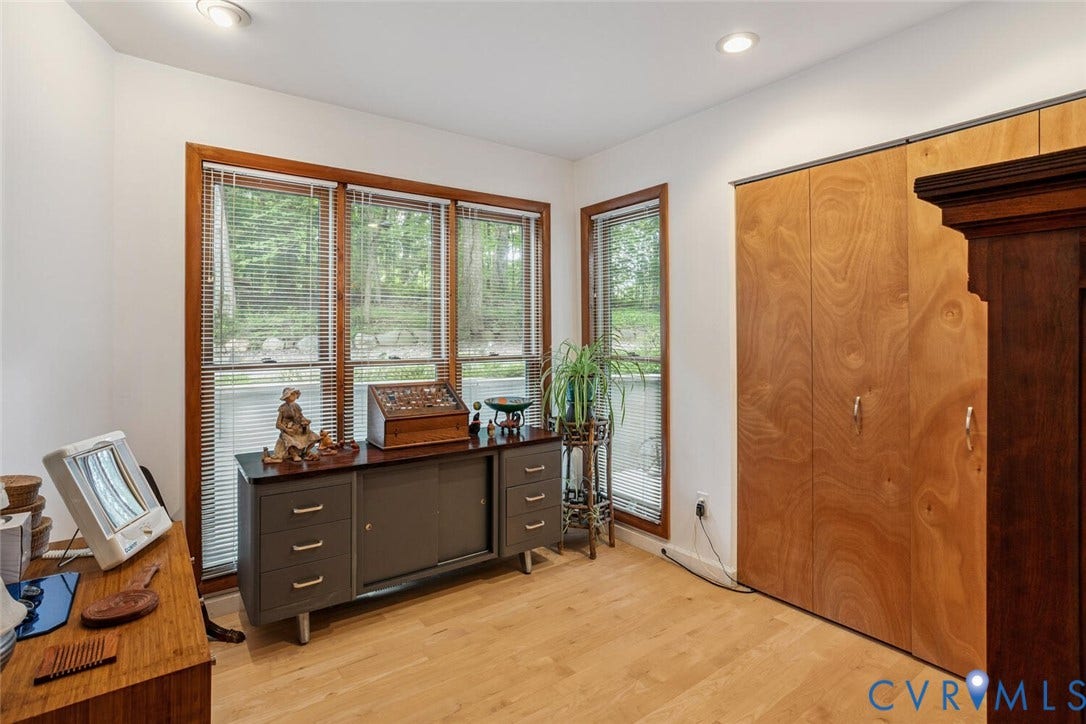 1474 Timber Ridge, Maidens, VA 23102 Dressing room/craft room