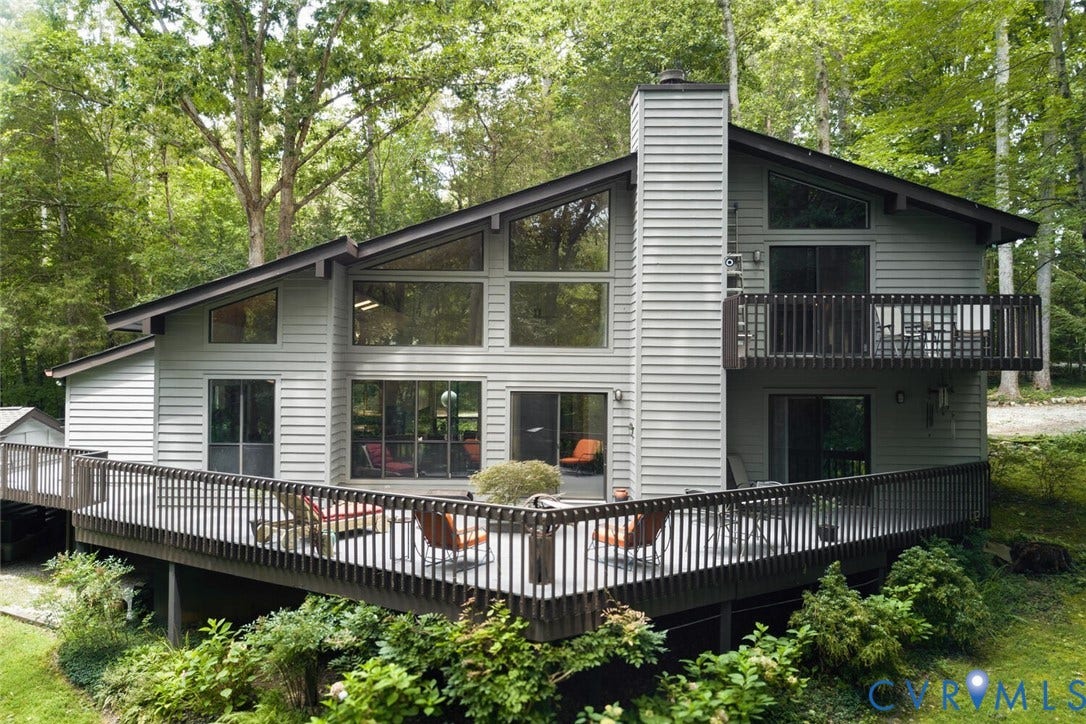 1474 Timber Ridge, Maidens, VA 23102 Contemporary-style residence featuring light gray siding and a dark roofline
