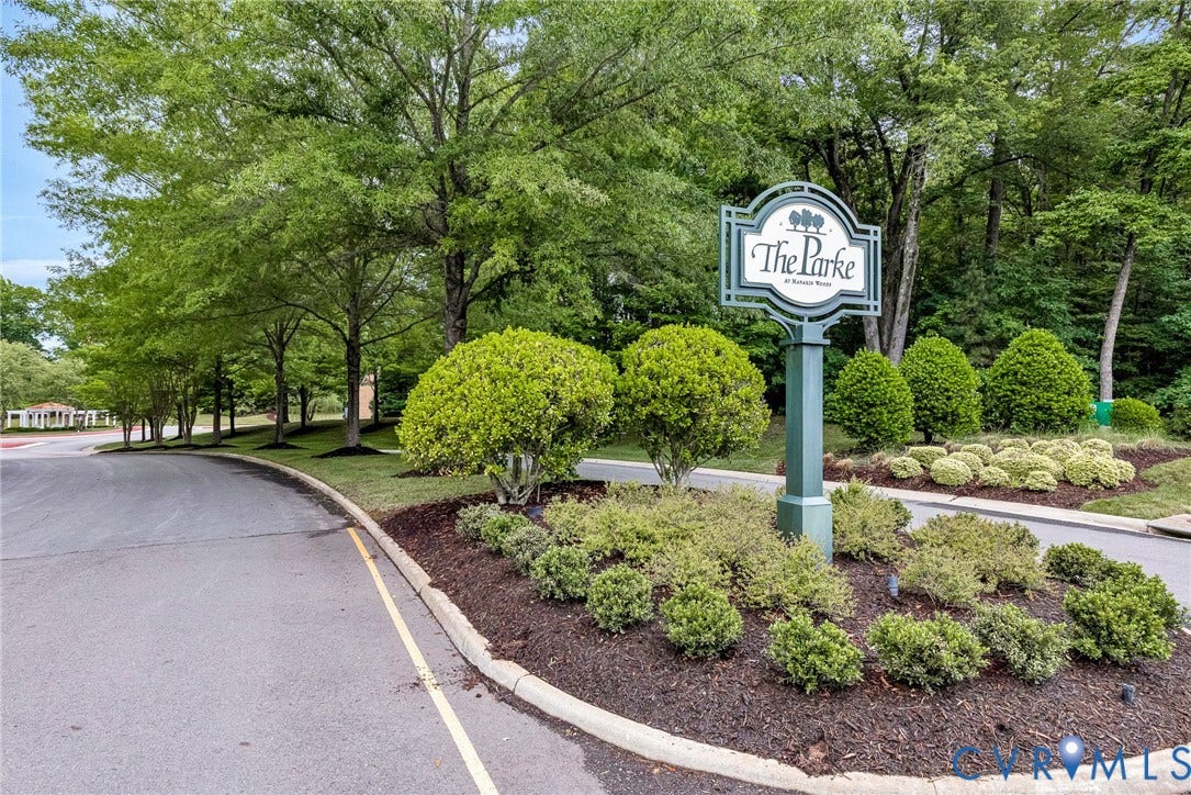 201 Maymont Way, Manakin Sabot, Manakin Sabot, VA 23103 The Parke at Manakin Woods is close to Hermitage Country Club, Richmond Country Club, and I 288 and offers pastoral relief from the congestion of the city with quick access to it!
