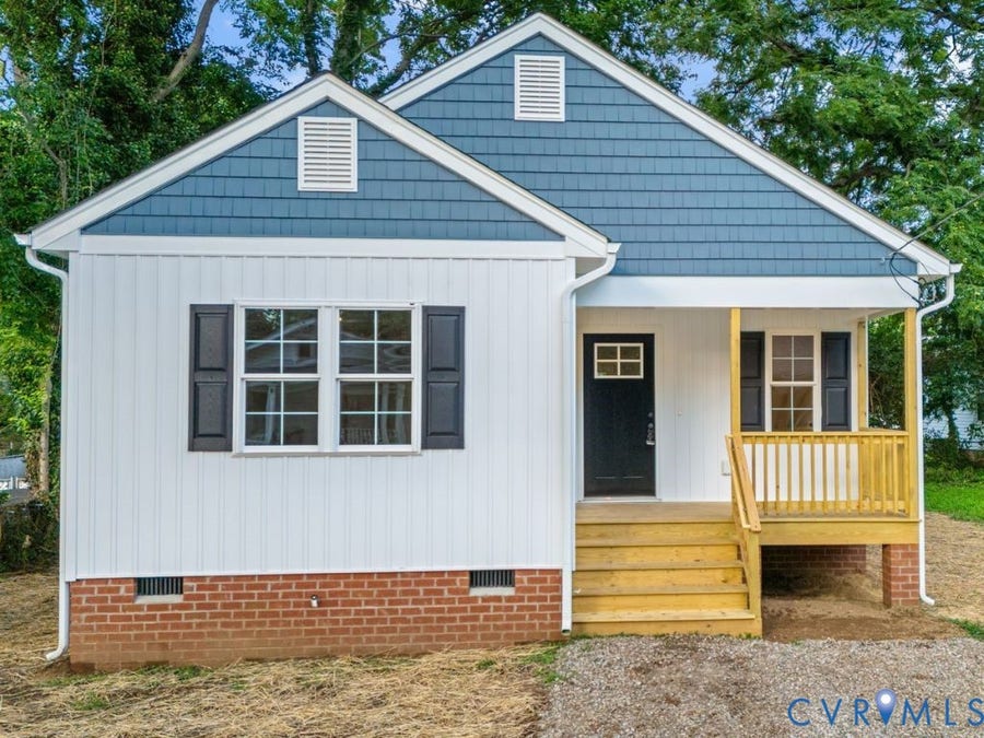 Property photo for 211 S 12th Avenue, Hopewell, VA