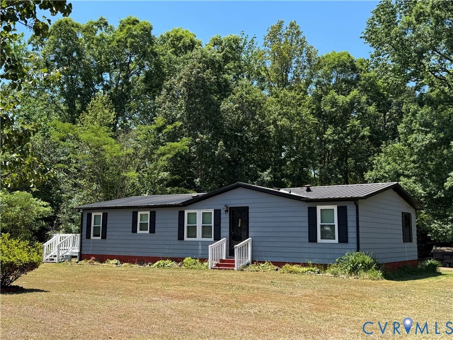 Property photo for 371 Horseshoe Road, Jarratt, VA