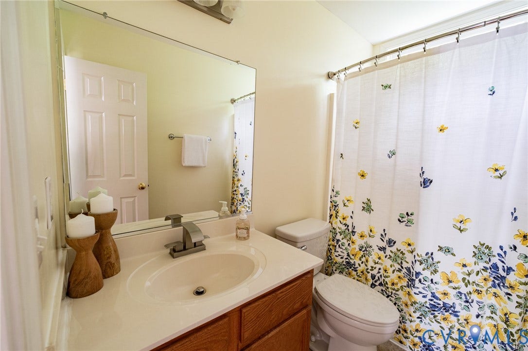 10517 Park Tree Place, Mountain Glen/ Glen Allen, Glen Allen, VA 23060 Upper Hall Bathroom