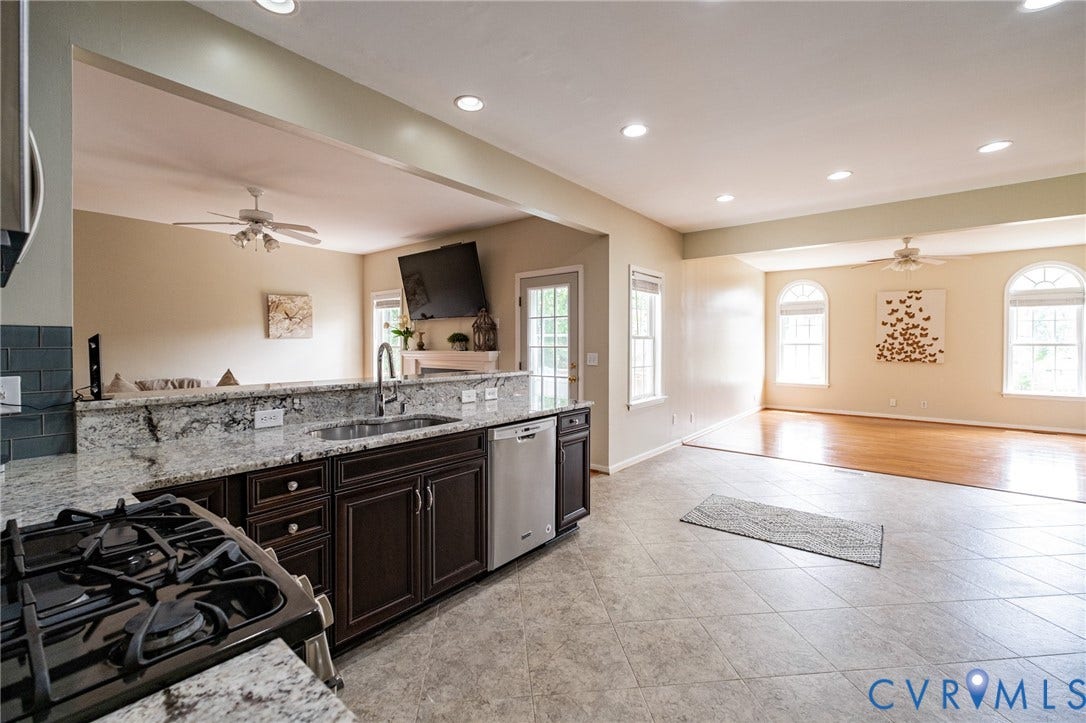 10517 Park Tree Place, Mountain Glen/ Glen Allen, Glen Allen, VA 23060 Kitchen featuring a gas cooktop, stainless steel dishwasher, and a double basin undermount sink set in a granite countertop