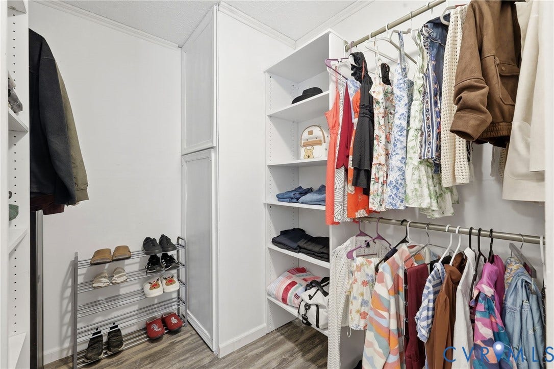 24140 Genito Road, Amelia, VA 23002 Large walk in closet