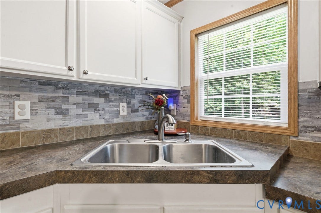 24140 Genito Road, Amelia, VA 23002 24140 Genito Road, Amelia, VA 23002