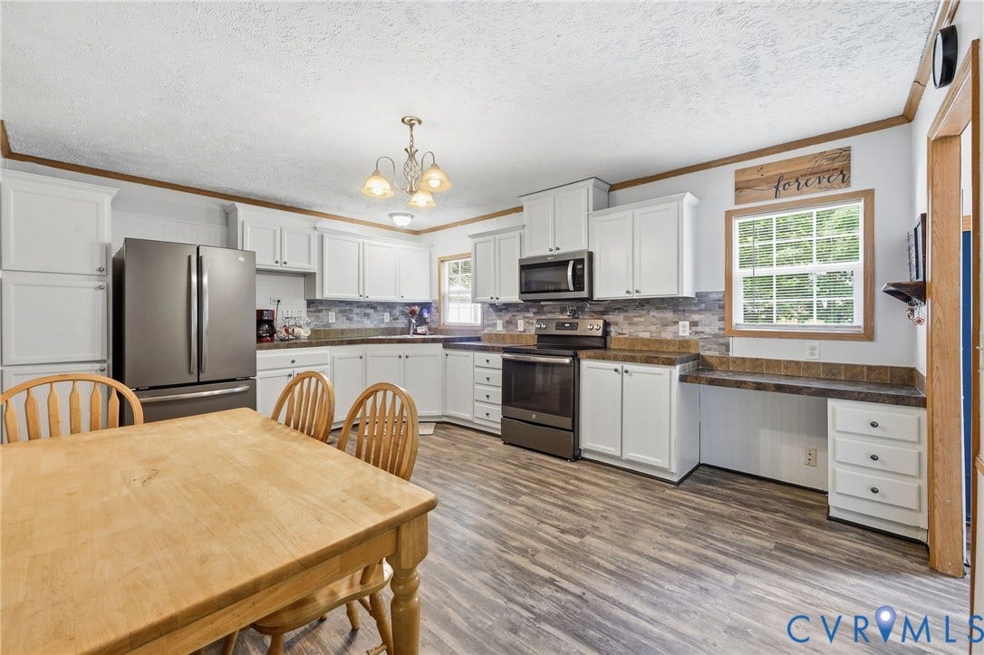 24140 Genito Road, Amelia, VA 23002 24140 Genito Road, Amelia, VA 23002