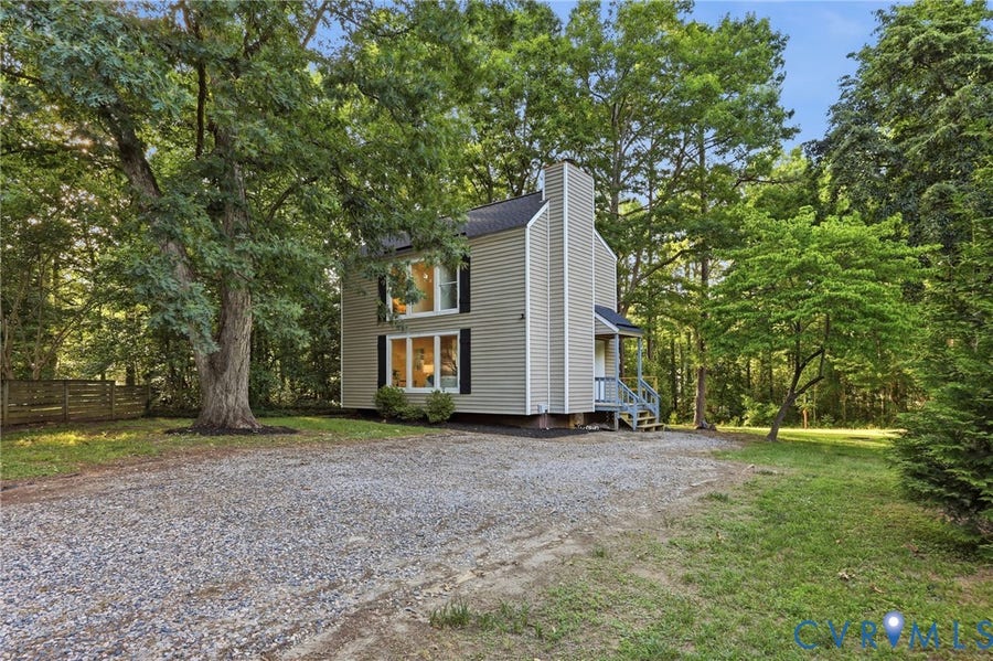 Property photo for 4900 Genlou Circle, Chesterfield, VA