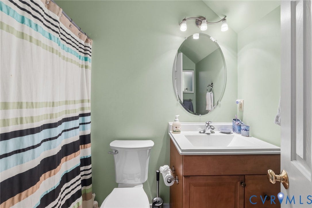 12028 Bennett Court, Glen Allen, VA 23059 Full Ensuite Bath with bathub on 3rd floor