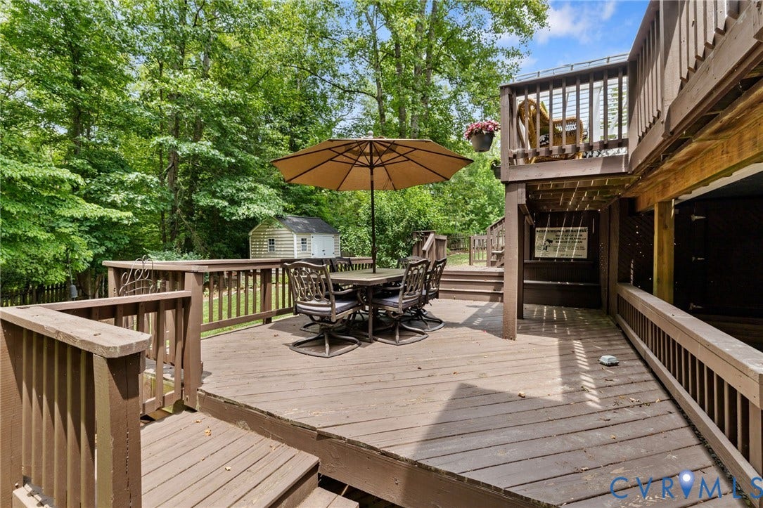 12028 Bennett Court, Glen Allen, VA 23059 3 tiered deck with pergola