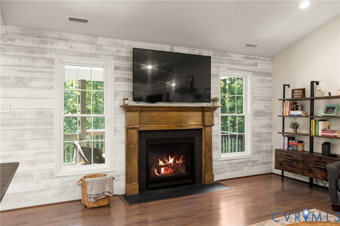 2803 Preston Park Way, Preston Park, Sandy Hook, VA 23153 Gas fireplace is a great focal point and cozy spot to gather on a cool night.