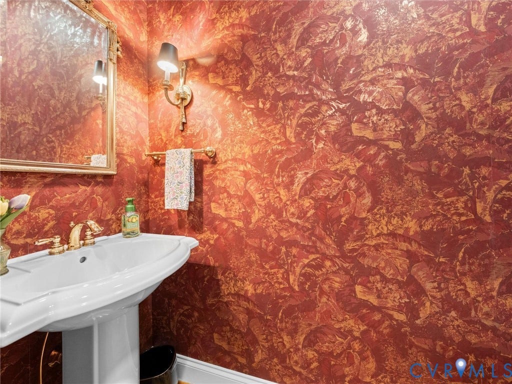 2821 Lightner Court, Maple Grove, Powhatan, VA 23139 Guest 1/2 bath