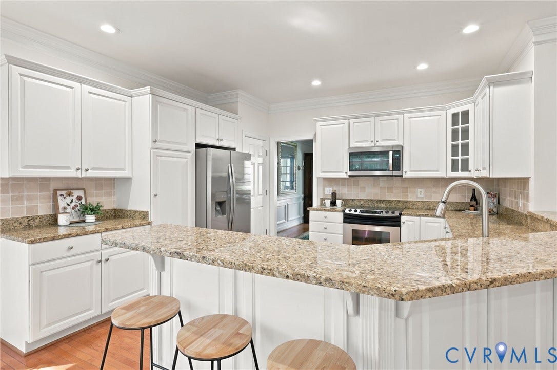 4701 Regal Oaks Road, Glen Allen, VA 23059 This kitchen sparkles and offers plenty of storage