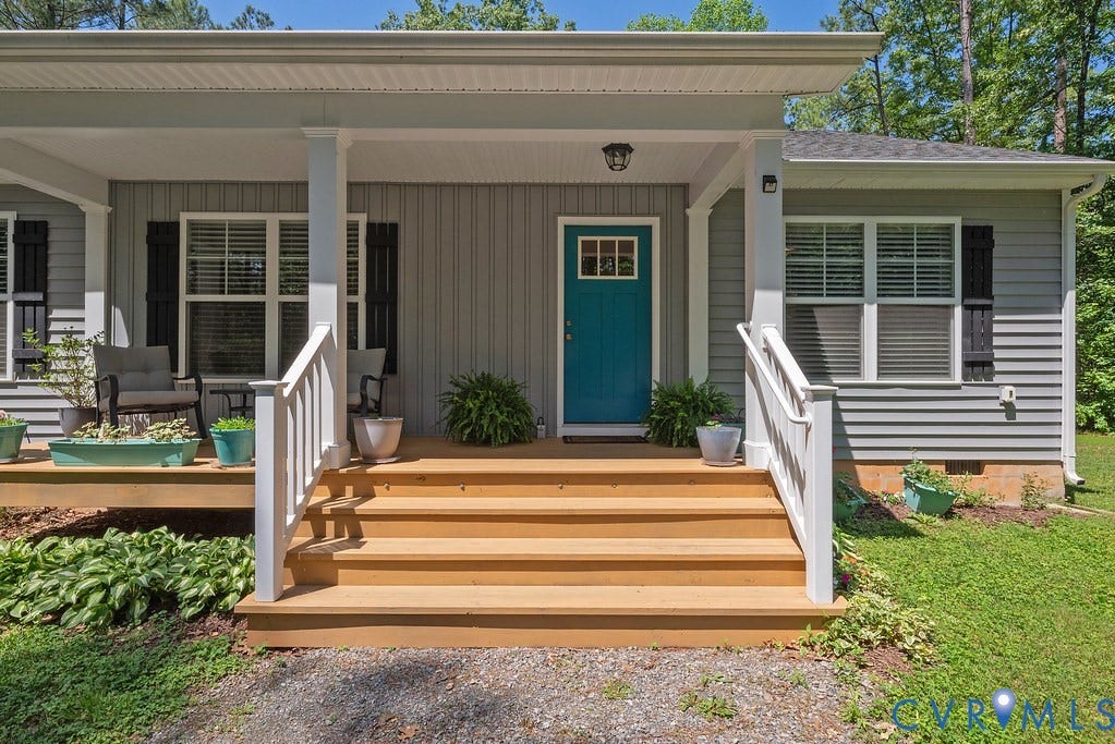 1046 Orchid Road, Mineral, VA 23117 Beautiful entry and a great place to enjoy morning coffee.