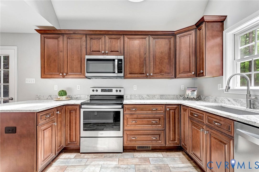 501 Bent Creek Lane, Bent Creek, Bumpass, VA 23024 Kitchen with granite counter tops