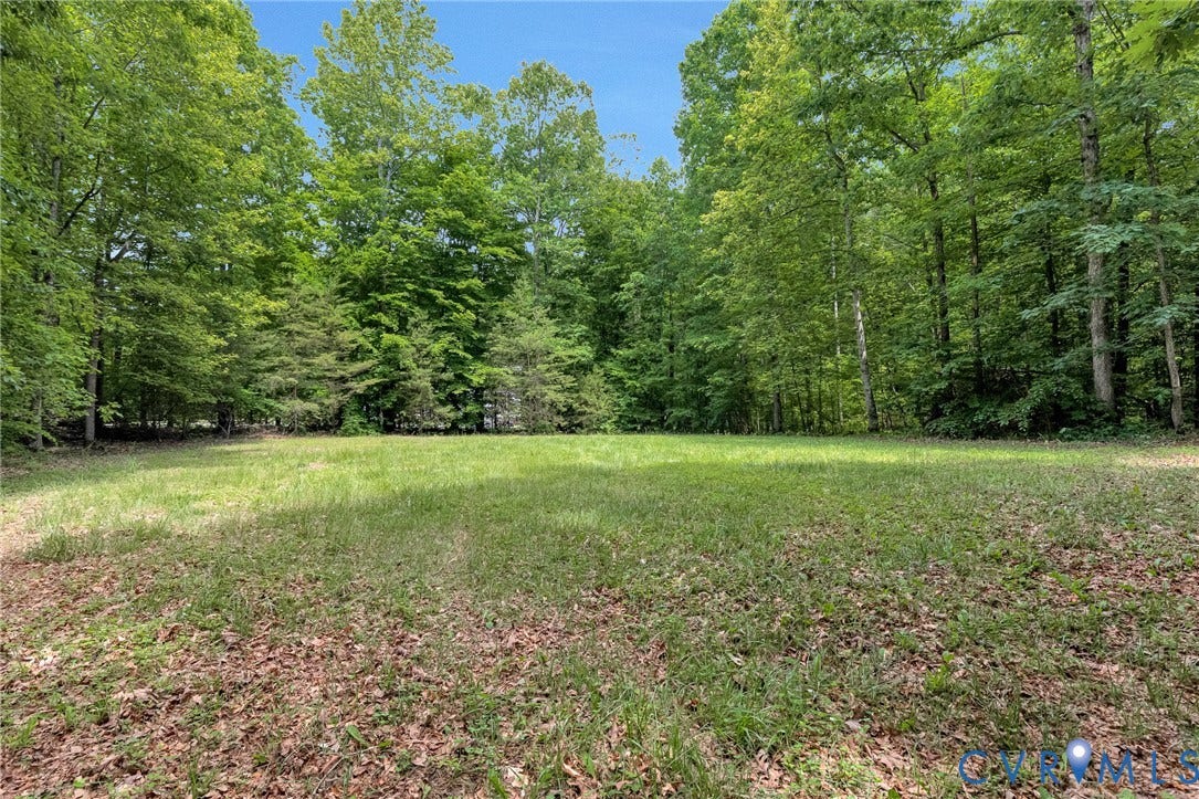 501 Bent Creek Lane, Bent Creek, Bumpass, VA 23024 Huge side yard