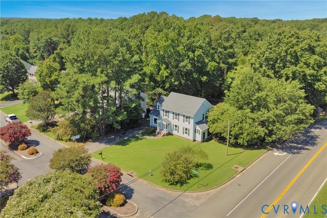 11060 Forest Trace Way, Forest Trace, Glen Allen, VA 23059 Two-story Colonial residence set on expansive grounds surrounded by mature trees
