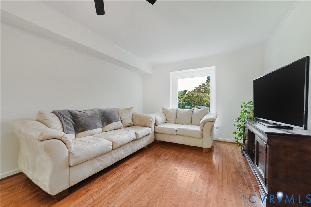 11060 Forest Trace Way, Forest Trace, Glen Allen, VA 23059 Hardwood flooring with a natural finish