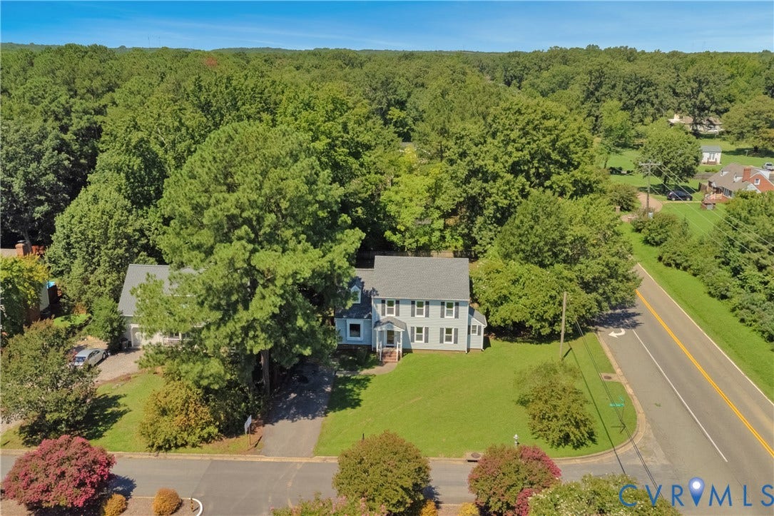 11060 Forest Trace Way, Forest Trace, Glen Allen, VA 23059 Elegant Colonial-style residence set on expansive grounds with mature landscaping and specimen trees