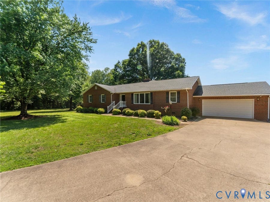 Property photo for 8120 Mt Zion Road, Jetersville, VA