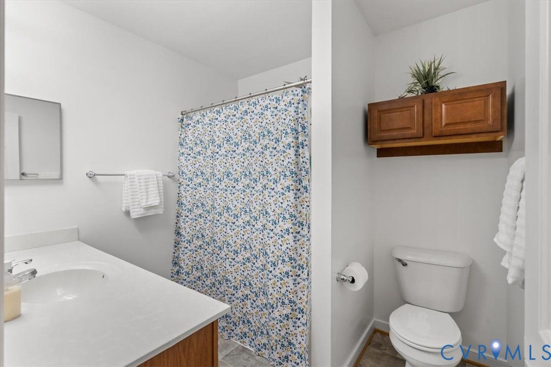2nd Floor Hall Bathroom