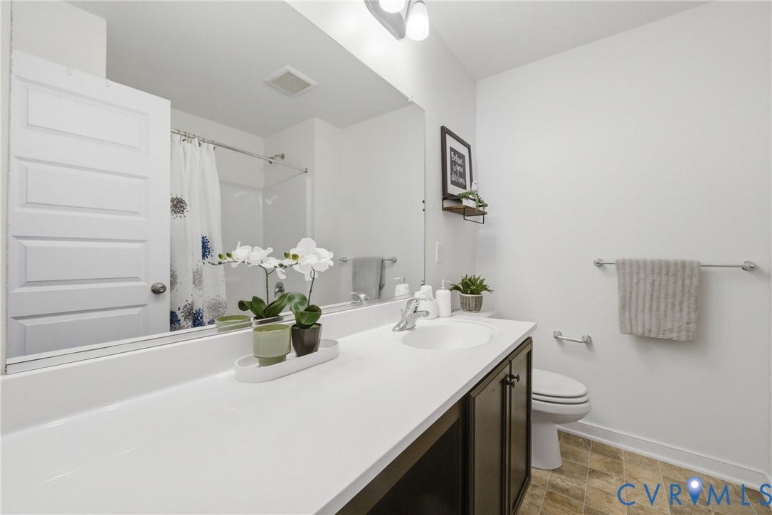 7714 Leeds Castle Lane, Maidestone Village, New Kent, VA 23124 Guest Bathroom