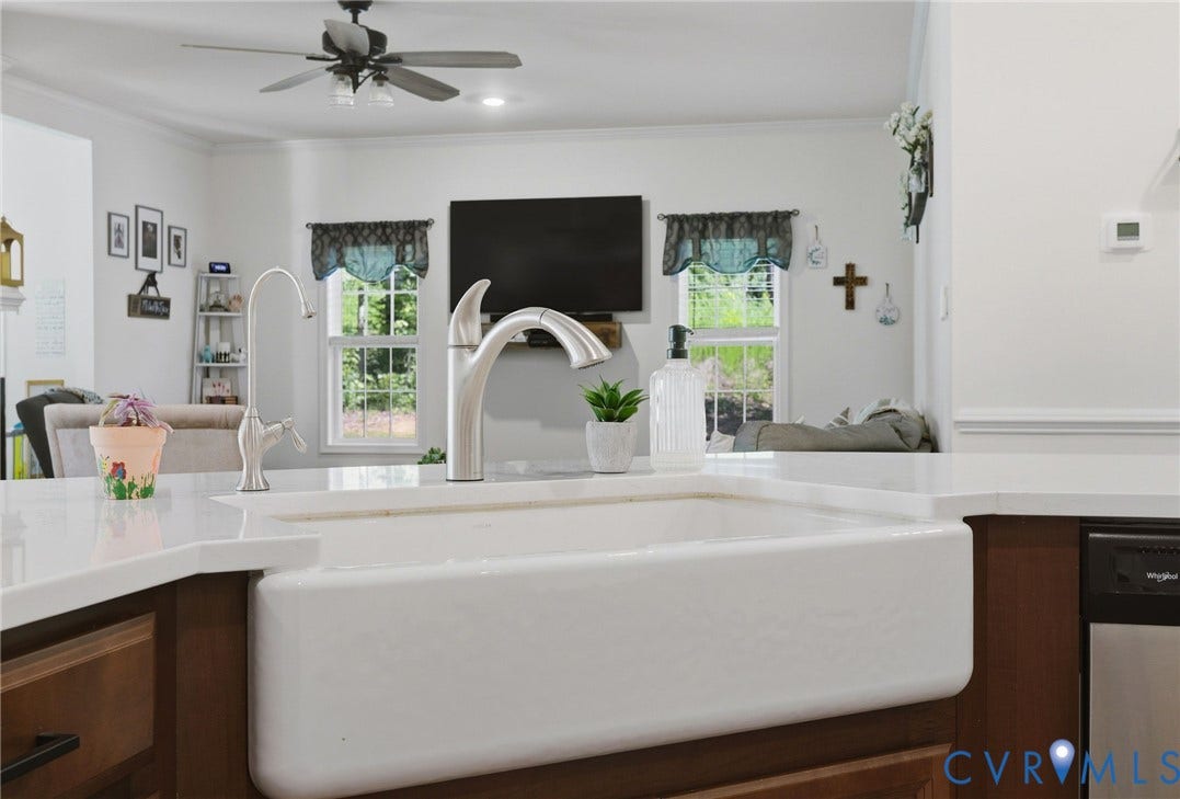 farmhouse sink