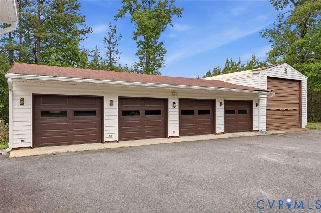 10515 Gladfelter Road, Glen Allen, VA 23059 10515 Gladfelter Road, Glen Allen, VA 23059