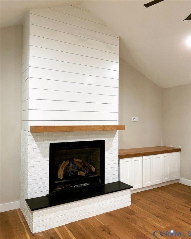 1625 Huntington Woods Trail, Powhatan, VA 23139 gas fireplace, built ins, vaulted ceiling