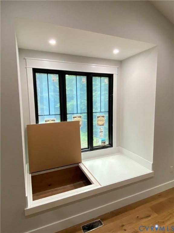 1625 Huntington Woods Trail, Powhatan, VA 23139 window seat/storage