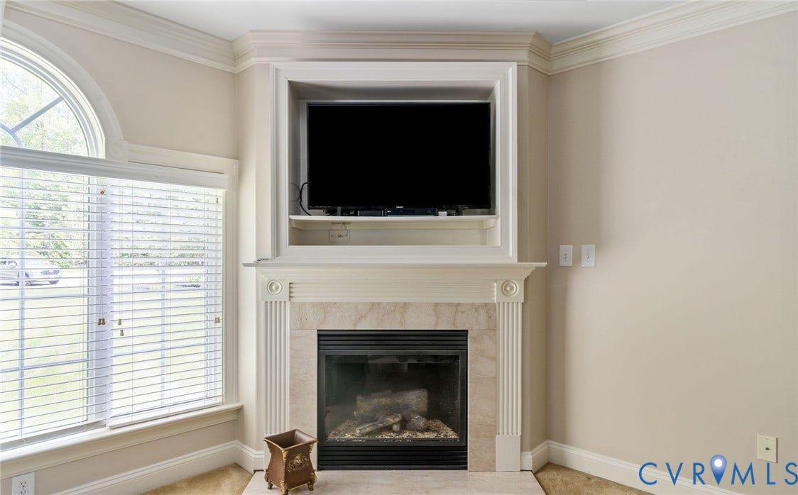 2220 French Hill Terrace, Powhatan, VA 23139 Fireplace with Gas Logs, Mrble Surround and Hearth, Fluted Mantel and Television Niche