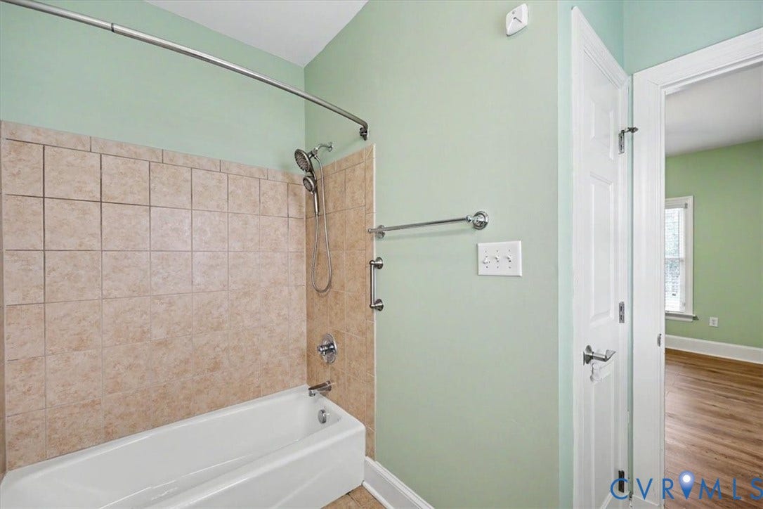 5905 Covington Hills Lane, Nuckols Road Corridor, Glen Allen, VA 23059 First floor full bathroom.