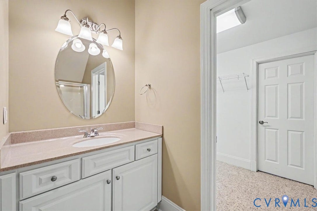 5905 Covington Hills Lane, Nuckols Road Corridor, Glen Allen, VA 23059 3rd floor full bathroom off of 6th bedroom.
