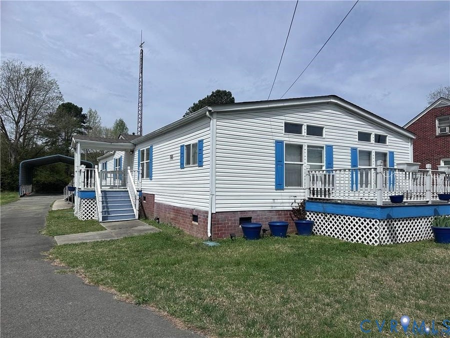 Property photo for 304 E Main Street, Wakefield, VA