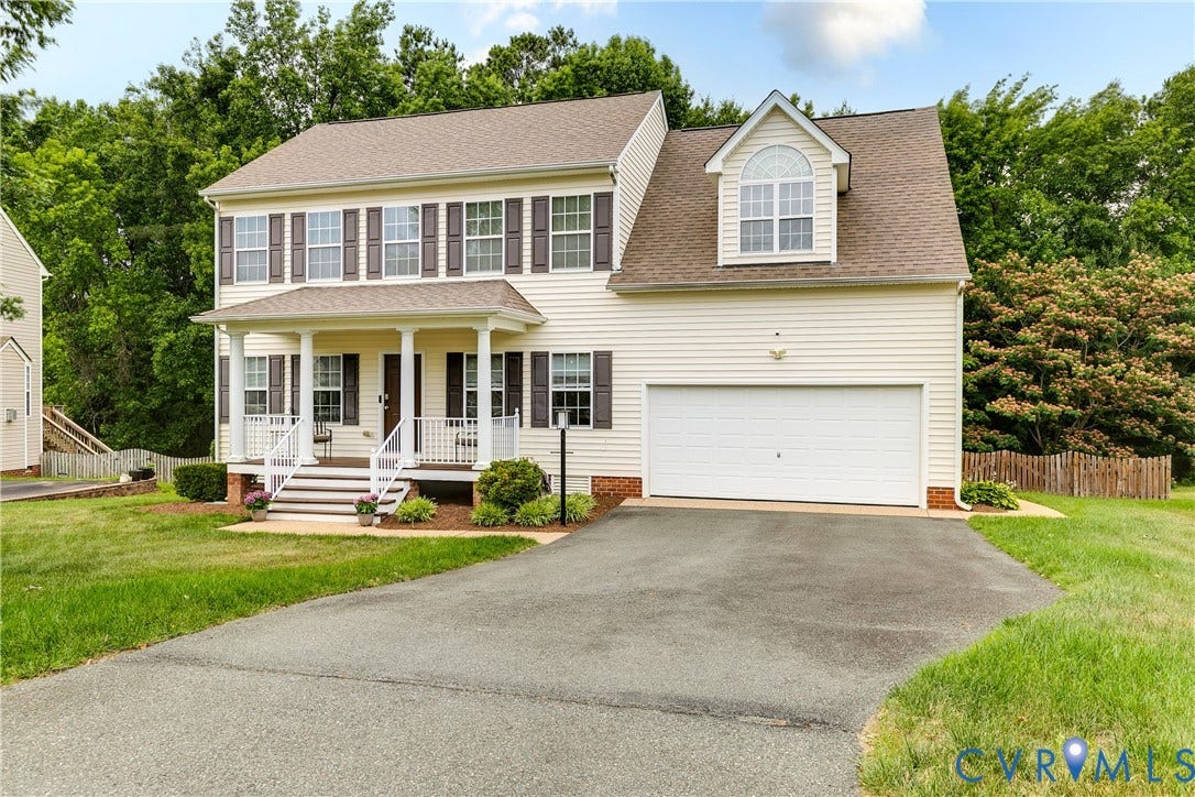 2244 Thomas Kenney Drive, Henrico, VA 23060 Large Paved Driveway with 2-Car Garage.