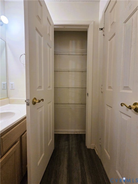 9300 Baffy Court, #K, Glen Allen, VA 23059 Bathroom Linen Closet