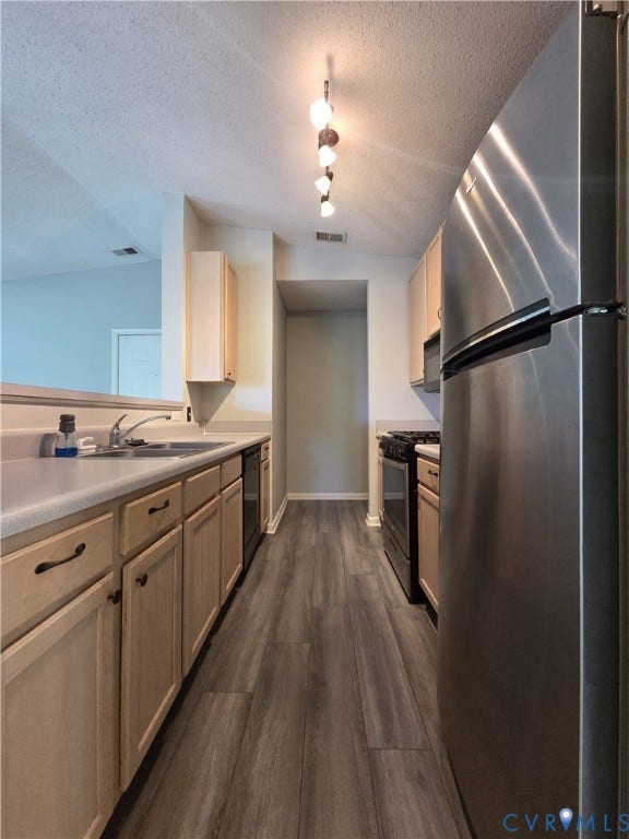 9300 Baffy Court, #K, Glen Allen, VA 23059 Galley Kitchen