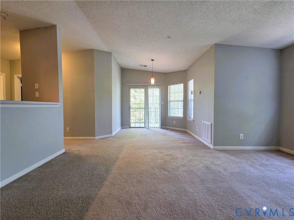 9300 Baffy Court, #K, Glen Allen, VA 23059 Living Room/Dining Area