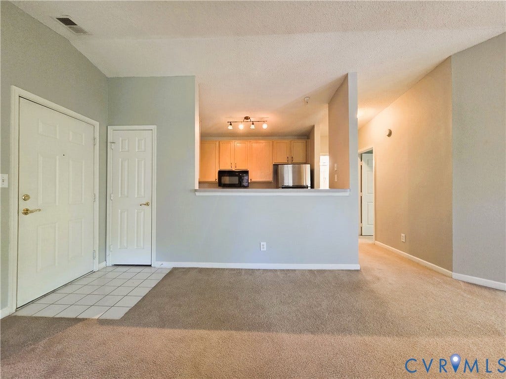 9300 Baffy Court, #K, Glen Allen, VA 23059 Living Room/Kitchen