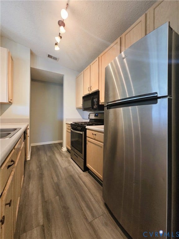9300 Baffy Court, #K, Glen Allen, VA 23059 Galley Kitchen