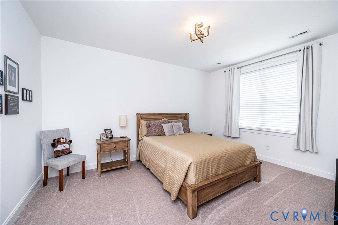2112 Avada Drive, Newmarket Estates, Midlothian, VA 23112 Br 4 with Carpet and Ceiling Light attached Jack & Jill Bathroom