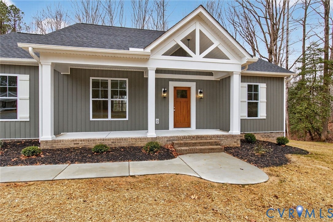 115 E Sunrise Drive, Warsaw, VA 22572