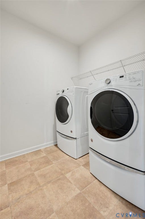 10404 Chickahominy Falls Lane, Glen Allen, VA 23059 Large & enclosed laundry area