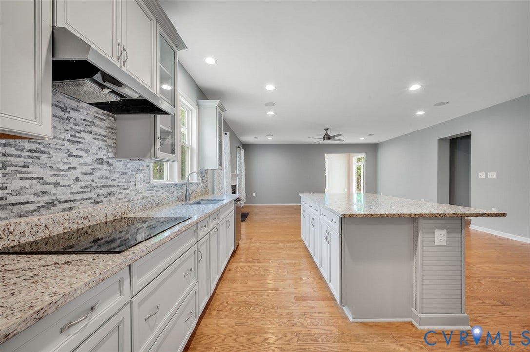 10404 Chickahominy Falls Lane, Glen Allen, VA 23059 Granite countertops, island, ss appliances