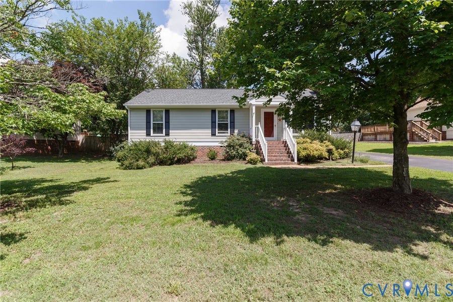 Property photo for 7092 Foxlair Drive, Mechanicsville, VA
