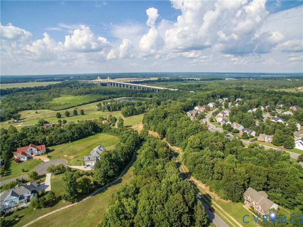 River's Bend stretches over a vast area, but is still compact and allows everyone to get to know their neighbors if they choose.