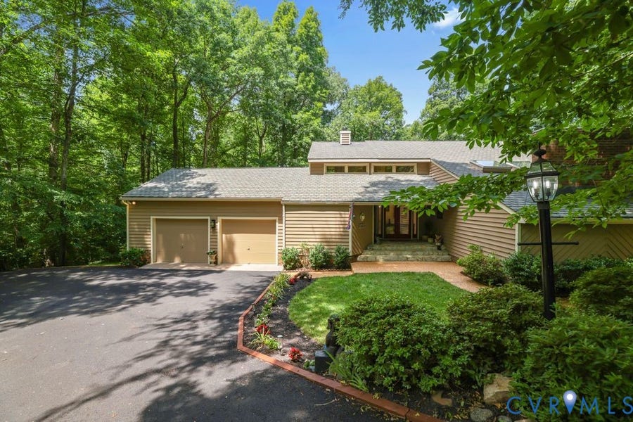 Property photo for 14010 Harbour Pointe Road, Chesterfield, VA