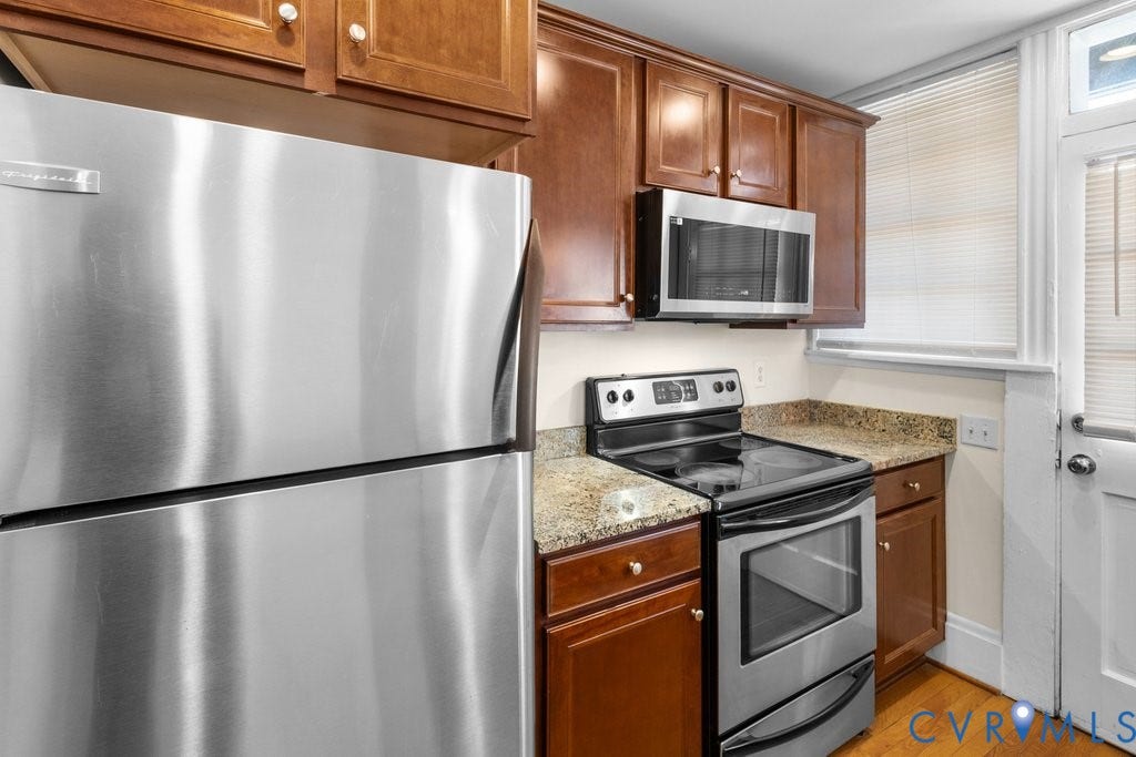3020 Patterson Avenue, #U8, Museum District, Richmond, VA 23221 Kitchen featuring stainless steel appliances