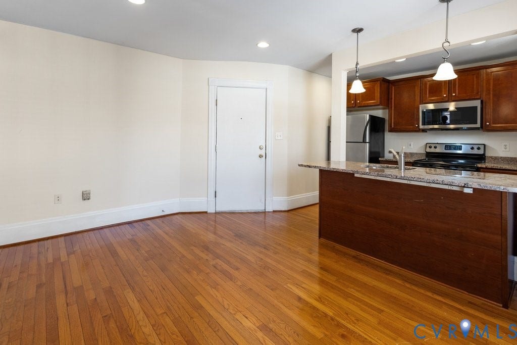 3020 Patterson Avenue, #U8, Museum District, Richmond, VA 23221 Living room, kitchen and front door