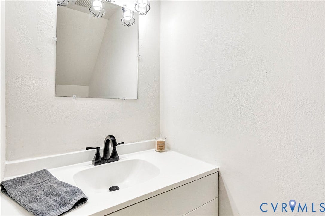 2257 High Bush Circle, Mountain Laurel Townhouses, Glen Allen, VA 23060 First floor half bathroom